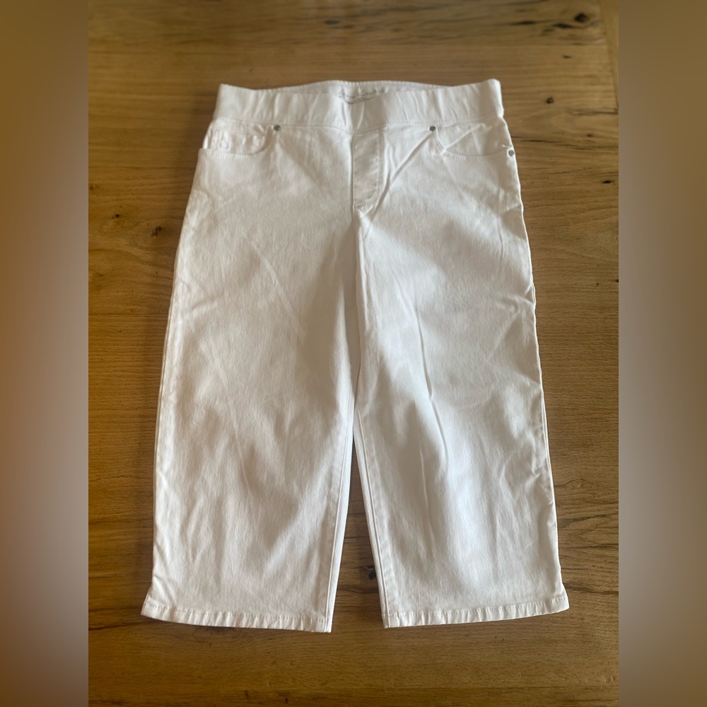 Gloria Vanderbilt Avery All-Around Slimming White Capri Pants Women’s 6 Preloved
